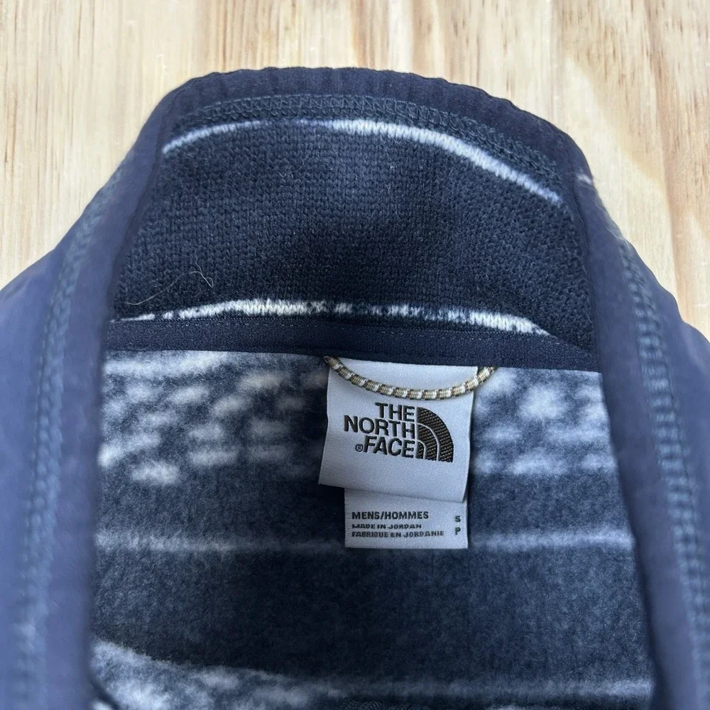 The North Face Men's Small Printed Gordon Lyons 1/4 Zip Fleece Pattern